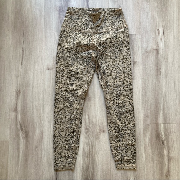 Varley Let’s Go 7/8 legging - painterly spot EUC - Picture 7 of 8